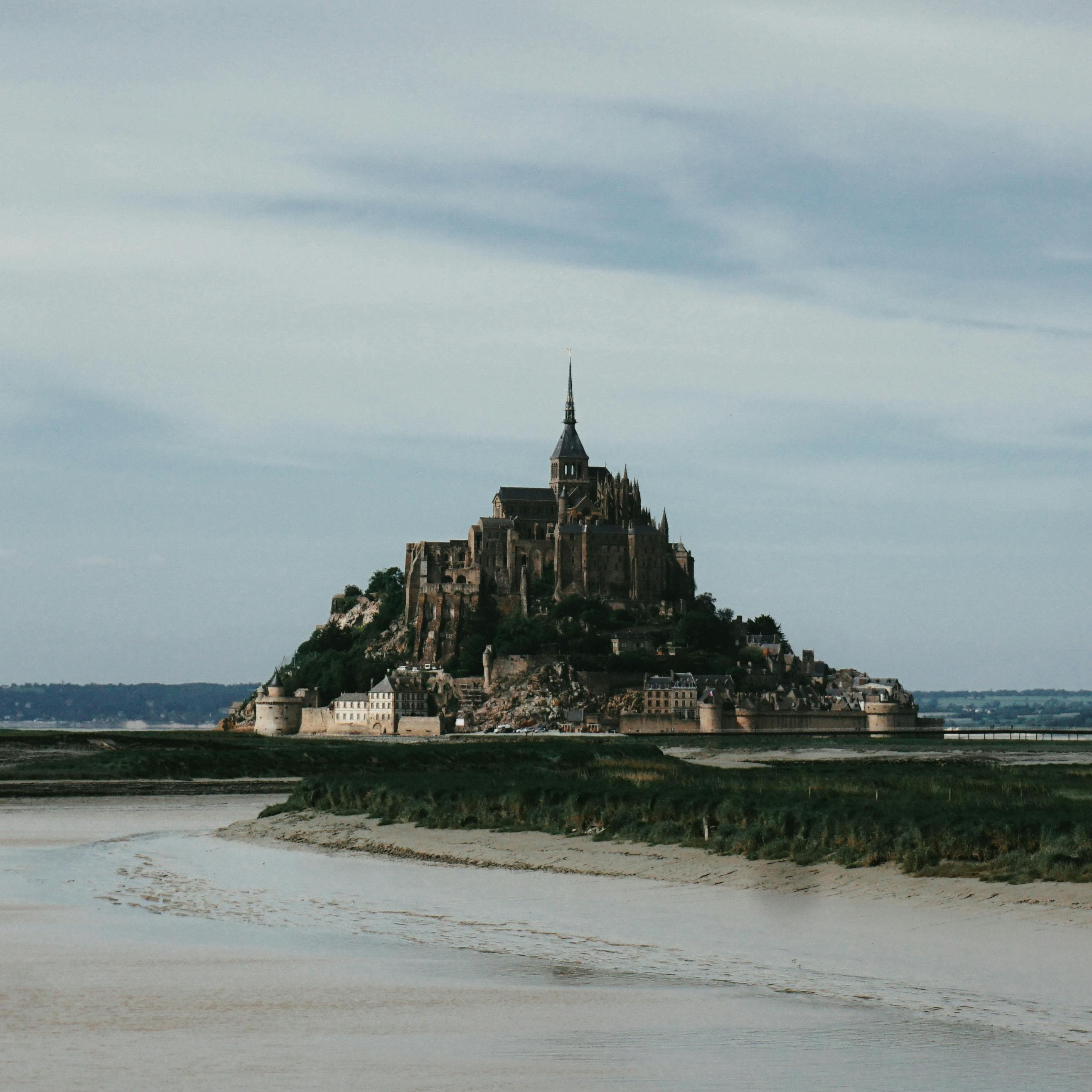Mont-Saint-Michel : un pèlerinage à pied possible depuis chez soi